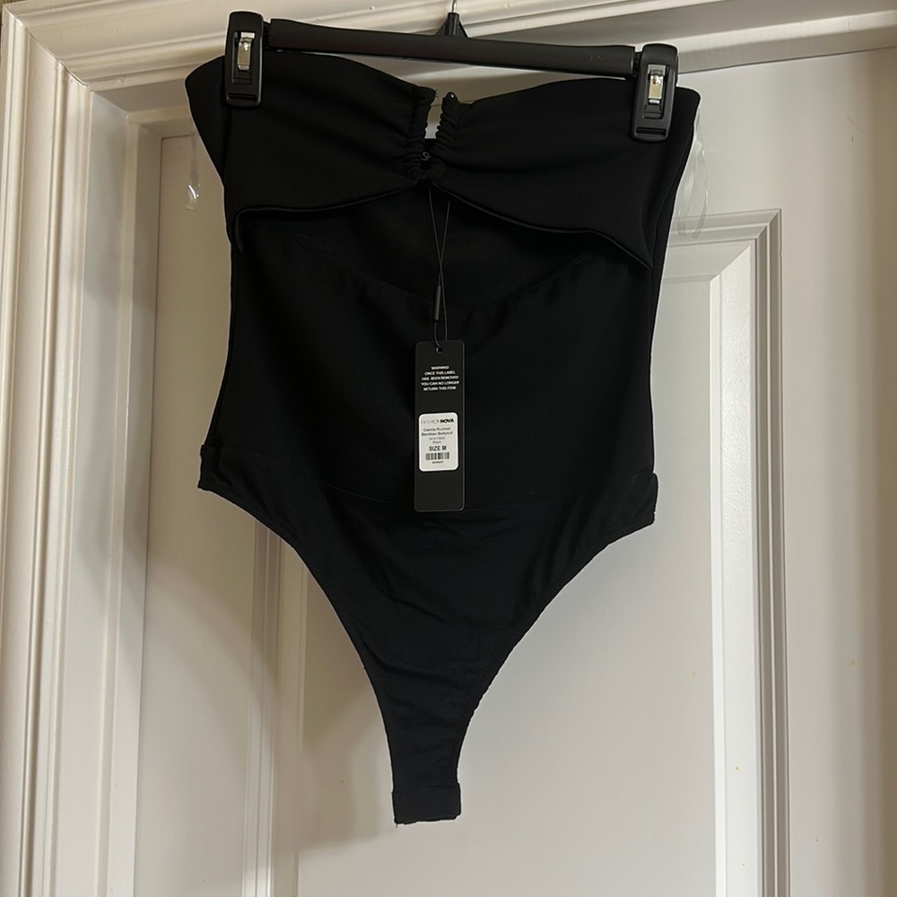 Fashion Nova Thong Strapless Bodysuit NWT // Medium
